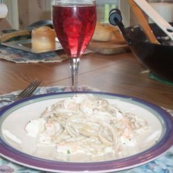 Fettuccine Alfredo With Shrimp & Crab Meat