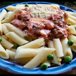 Pasta with Tomatoes, Peas and Cream