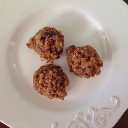 Vegan Cinnamon Oatmeal Raisin Cookies