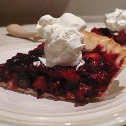 Maman's Fresh Strawberry Rhubarb Pie