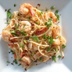 Linguini With Garlicky Shrimp and Fresh Tomatoes