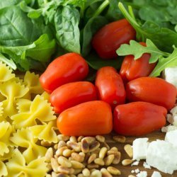 Fresh Tomato and Spinach Pasta