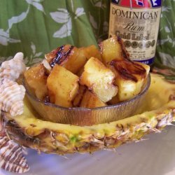 Broiled Pineapple With Rum Sauce