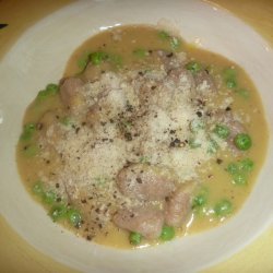 Pasta With Chickpeas and Garlic Sauce