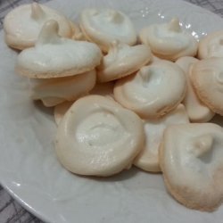 Betty's Easy Meringue Cookies (2 Ingredients)