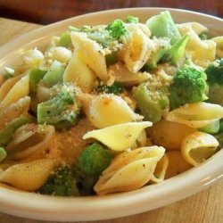 Broccoli & Garlic Pasta for One