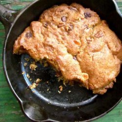 Skillet Baked Chocolate Chip Cookies