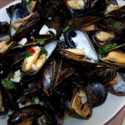 Steamed Garlic and Herb Mussels