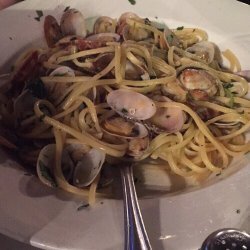 Linguini in White Clam Sauce