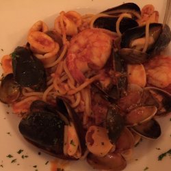 Amazing Spaghetti with Seafood Sauce