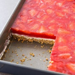 Strawberry Pretzel Salad