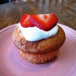 Strawberry and Cream Cupcakes