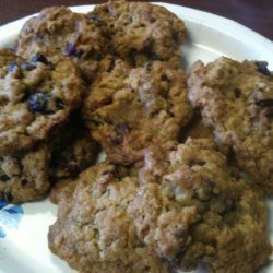 Dried Cranberry-Walnut Oatmeal Cookies