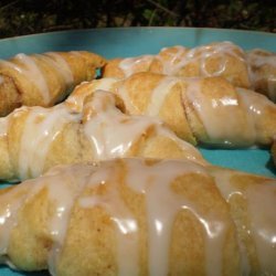 Simple Cinnamon Crescent Rolls