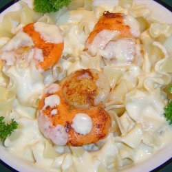 Scallops With Roasted Garlic Cream