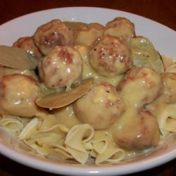 Easy Crockpot Meatballs and Gravy (Slow Cooker)