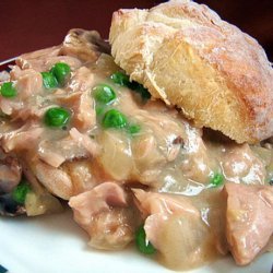 Creamed Chicken With Mushrooms and Peas on Toast