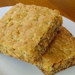 Amazing Oatmeal Chocolate Chip Bars