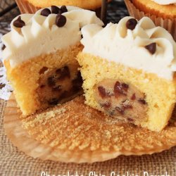 Chocolate Chip Cookie Dough Stuffed Cupcakes