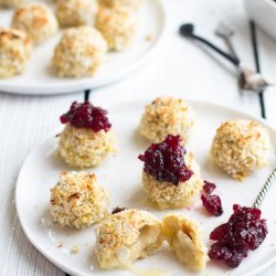 Cranberry Stuffed Brie in Crust