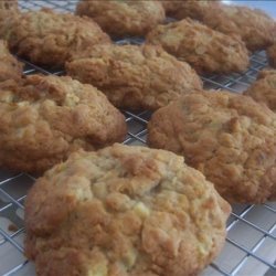 Oatmeal Cookiewiches With Kahlua Creme