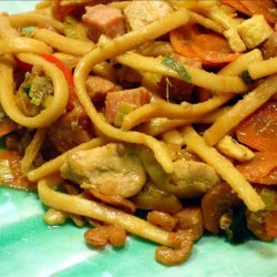 Bami Goreng ( Indonesian Stir Fried Noodles )