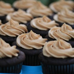 Peanut Butter Cupcakes With Chocolate Icing