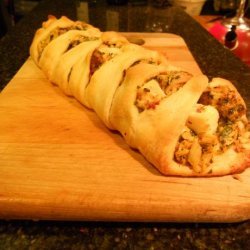 Chicken, Artichoke, and Spinach Wreath