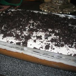Oreo Cookies and Cream Cake With White Frosting