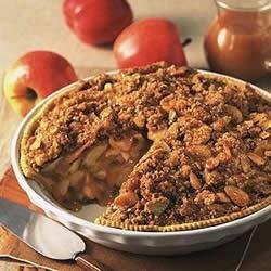 Caramel Cream Apple Crunch Pie