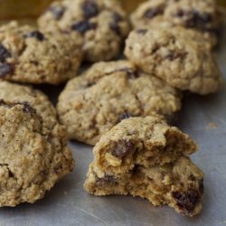 Chewy Oatmeal Raisin Cookies