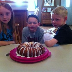 Quick and Easy Applesauce Cake