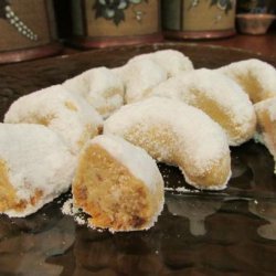 Almond Crescents (Kourabiedes)