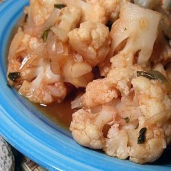 Kounaoupithi Me Saltsa - Braised Cauliflower