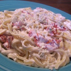 Fettuccine Gorgonzola With Sun-Dried Tomatoes