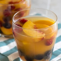 Refreshing Peach Sangria