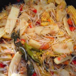 Beef, Vegetables and Rice Noodles With Oyster Sauce