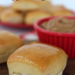 Texas Roadhouse Rolls and Cinnamon Butter