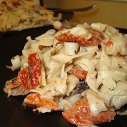 Chicken, Garlic, and Sundried Tomato Pasta