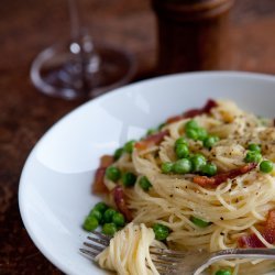 Pasta with Ricotta-Walnut Sauce