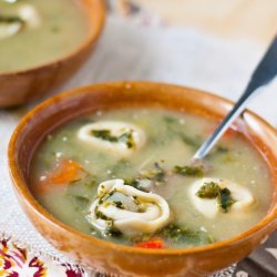 Tortellini and Spinach Soup