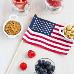 Granola, Yogurt, Berry Parfait