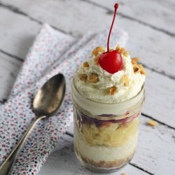 Banana Split  cake 