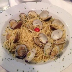 Linguini with Clam Sauce (white)