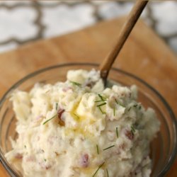 Mashed Potatoes With Sour Cream and Chives