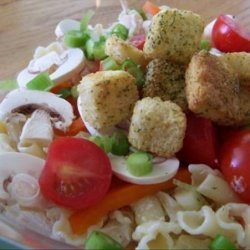 Chicken and Pasta Salad With Raw Vegetables