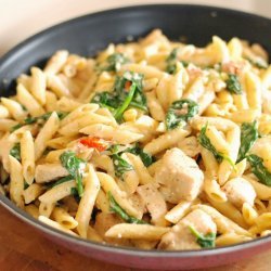 Chicken, Pesto and Sun-Dried Tomato Pasta