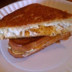 Jalapeno Popper Grilled Cheese Sandwich