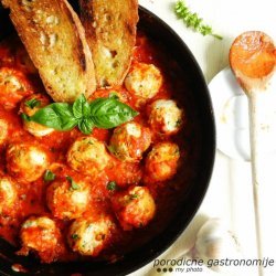 Cheese Dumplings in Tomato Sauce