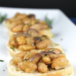 Tuscan White Bean Crostini